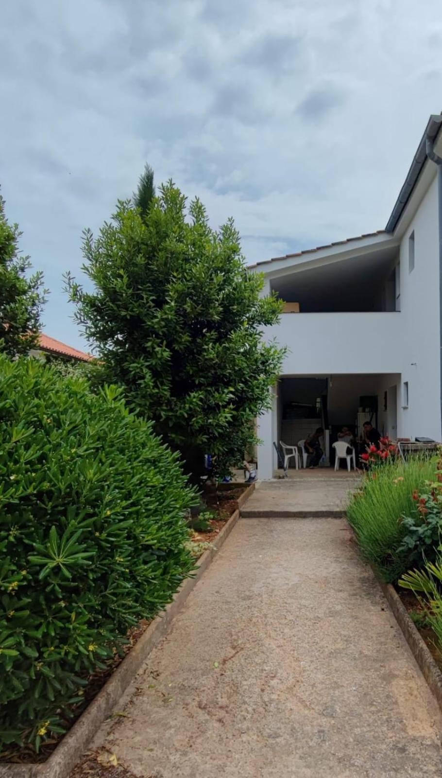 Apartmani 1 Pinezici Εξωτερικό φωτογραφία